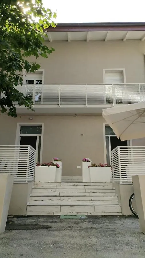 Appartamenti Diffusi Di Villa Fiorita Con Accesso Alle Piscine Della Struttura Principale كاتوليكا