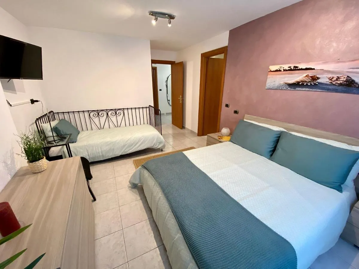 Appartamenti Diffusi Di Villa Fiorita Con Accesso Alle Piscine Della Struttura Principale كاتوليكا 0*,  إيطاليا