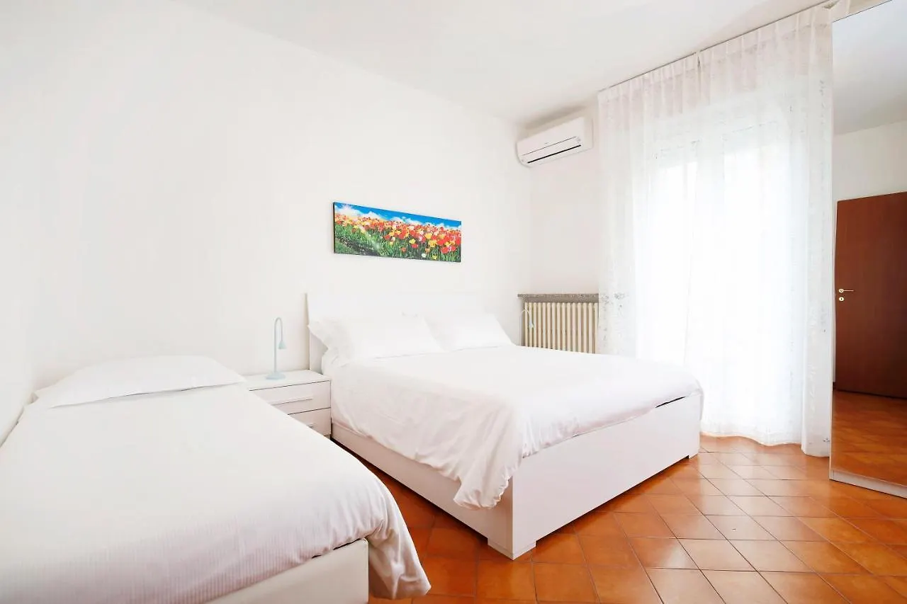 Appartamenti Diffusi Di Villa Fiorita Con Accesso Alle Piscine Della Struttura Principale كاتوليكا