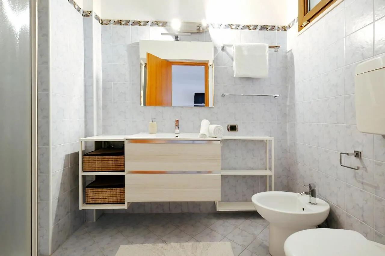 Appartamenti Diffusi Di Villa Fiorita Con Accesso Alle Piscine Della Struttura Principale كاتوليكا