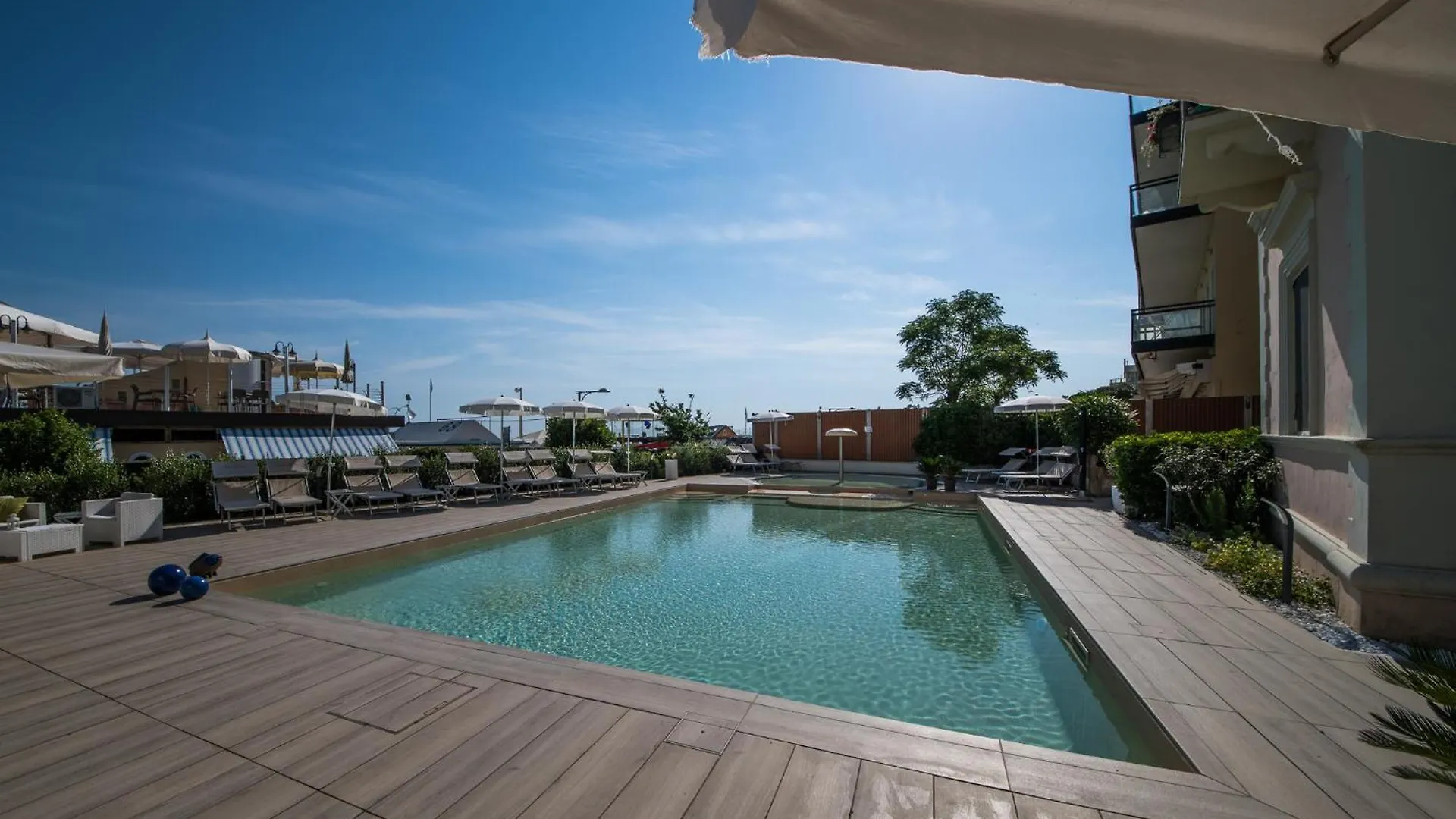 Appartamenti Diffusi Di Villa Fiorita Con Accesso Alle Piscine Della Struttura Principale كاتوليكا